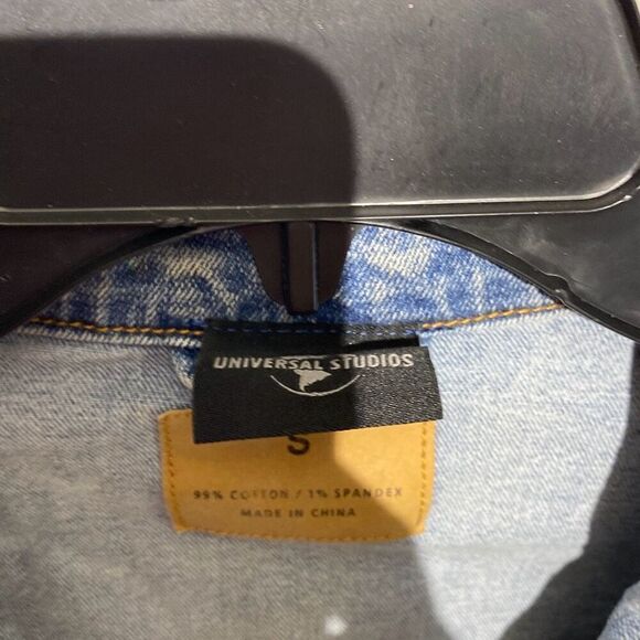 Universal Studios Women's Blue Collared Embroidered Denim Jean Jacket Size Small - Picture 12 of 14